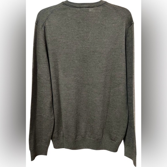 Jos. A. Bank Solid V-Neck Traveler Merino Wool Sweater Size L - Picture 3 of 8